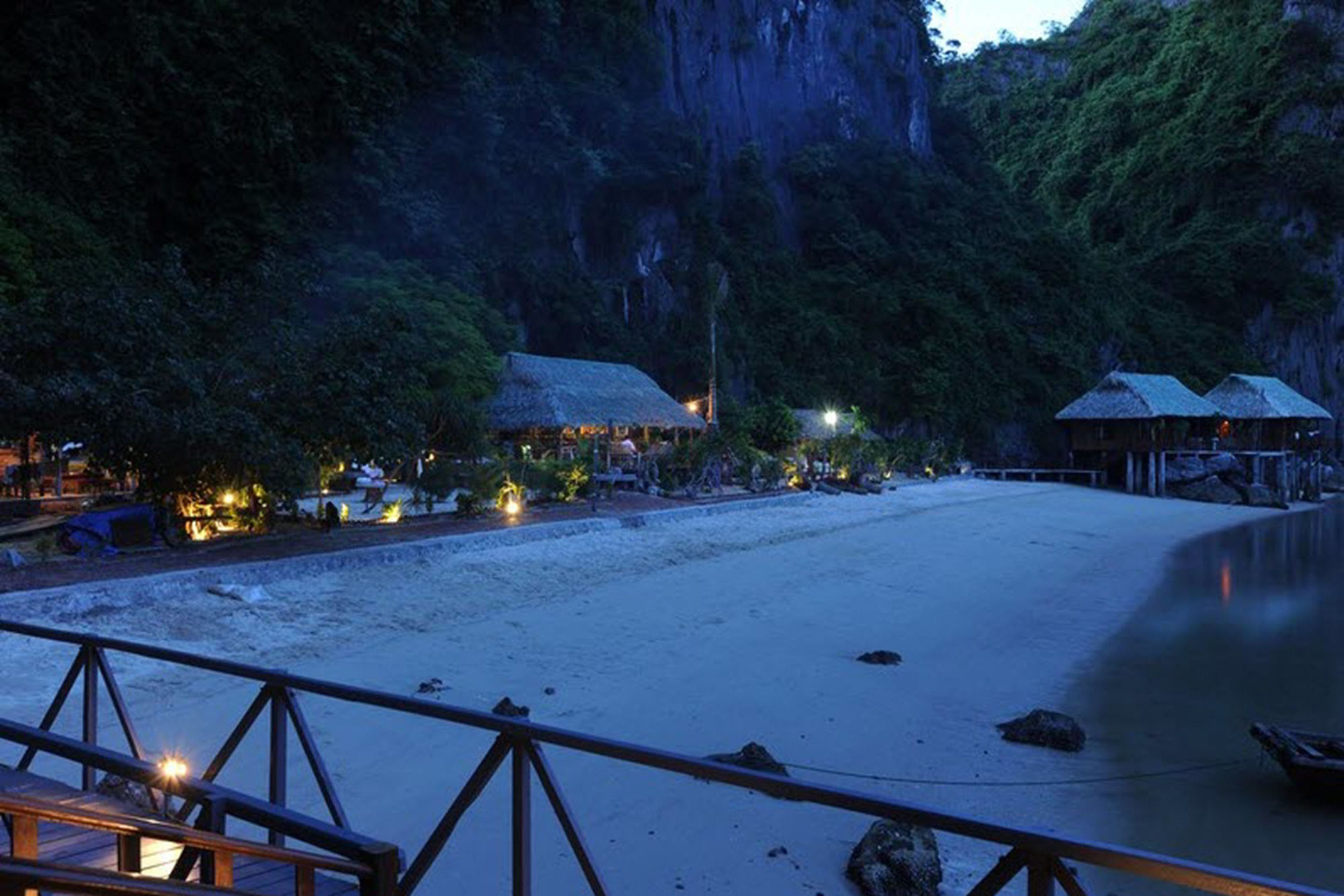 Cat Ba Sandy Beach Resort Dong Khe Sau Екстер'єр фото